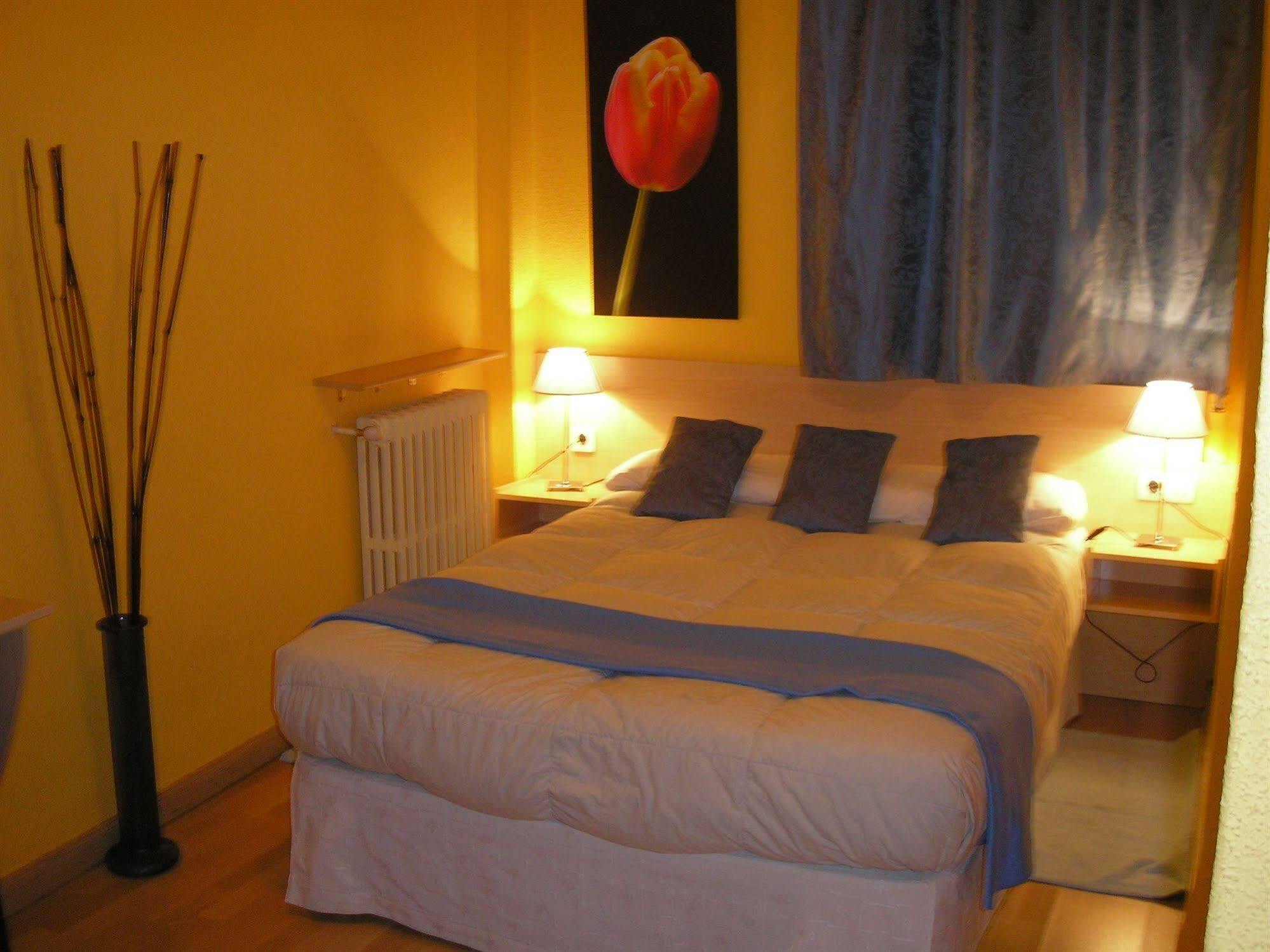 Hostal Mindanao Salamanca Exterior foto